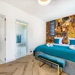 Jaliel Villa